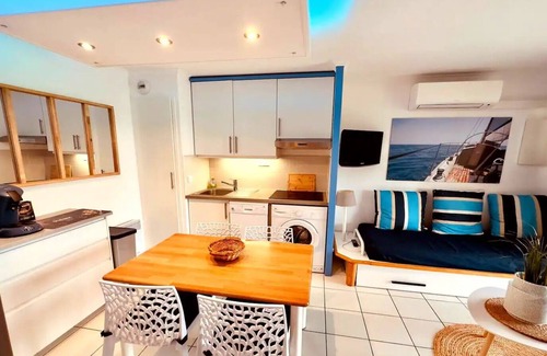 Agay Apartment | St Raphaël: Oceanfront Getaway with Pools and Golf Access