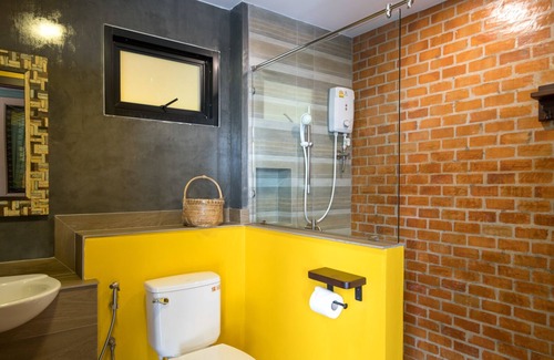 Ranong House | Budget-Friendly ST Resort with Family Amenities & Top Rating