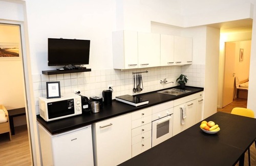 Belvaros - Lipotvaros Apartment | Comfortable St. Stephan Apartment: 3 Bedrooms & Breakfast