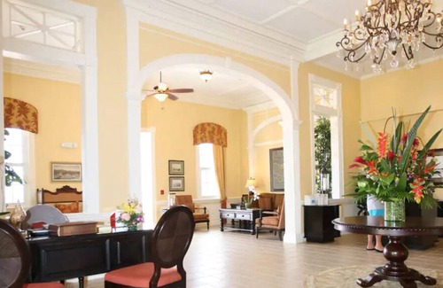 Estate Kings Quarter Apartment | St. Thomas island life! Perfect getaway for 2. Great value. From $369.