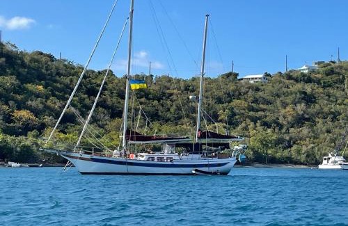 Charlotte Amalie West Boat Rental | Experience St Thomas on Sailboat Ragamuffin with Meals & Fun
