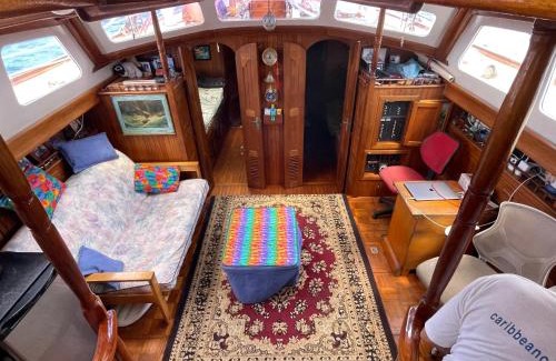 Charlotte Amalie West Boat Rental | Experience St Thomas on Sailboat Ragamuffin with Meals & Fun