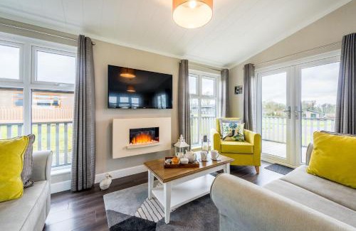 Otterham House | Tranquil St Tinney Farm Cornish Cottages, 4-Star Retreat