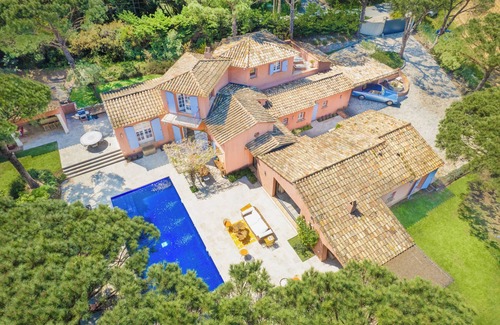 Ramatuelle Villa | Elegant St Tropez Villa with Private Pool & Ocean Views
