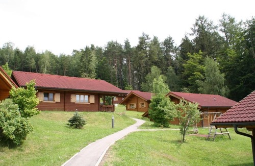 Stamsried Apartment | Cozy Log House Retreat in Nature Experience Village Stamsried