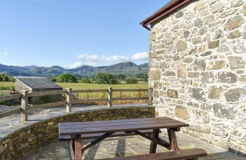 Maentwrog House | Family-Friendly Stabal Rhoswen with 9.6/10 Guest Rating