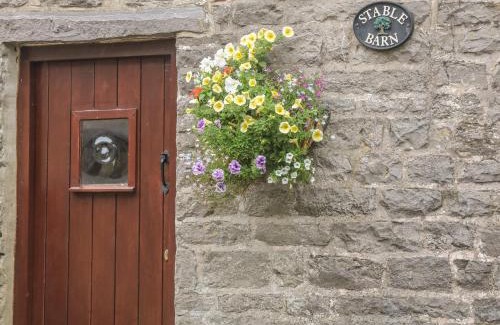 Newton Grange House | Inviting Stable Barn: Pet-Friendly Retreat for Families