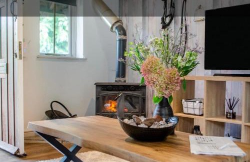 Sedgeberrow House | Experience Stable Boys Cottage: Pet-Friendly Retreat Awaits