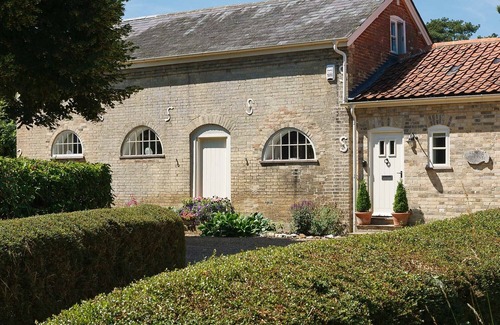 Saxmundham Cottage | Discover Stable Cottage at The Grove with Pool & Amenities
