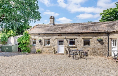 West Burton Cottage | Pet-Friendly 2 Bedroom Retreat in West Burton, Near Leyburn