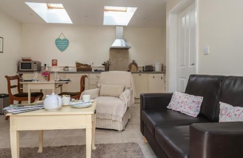 Scawton House | Pet-Friendly Stable Cottage - 4 Star Rated with Top Reviews