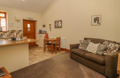 Thirsk House | Cozy Stable Cottage - 4-Star Stay with Child-Friendly Amenities