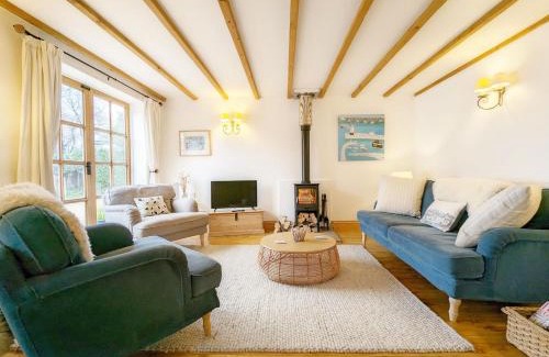 Emsworth House | Exceptional Stay at Stable Cottage: Child-Friendly Oasis
