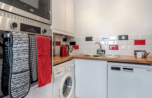 Amroth Cottage | Relaxing 3-Bedroom Oceanfront Retreat in Amroth