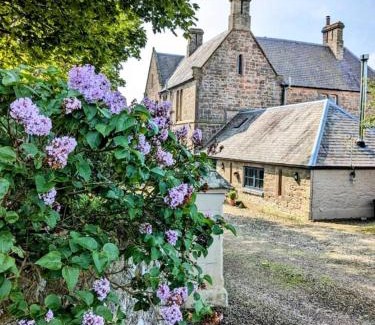 Duddo House | Discover Stable Lodge: A Top-Rated 4-Star Retreat