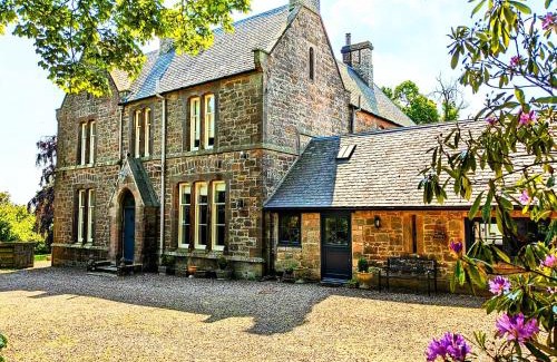 Duddo House | Discover Stable Lodge: A Top-Rated 4-Star Retreat