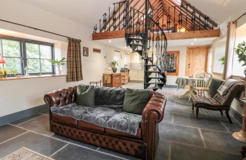 Duddo House | Discover Stable Lodge: A Top-Rated 4-Star Retreat