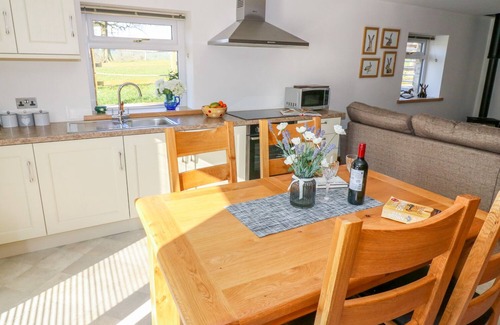 Clitheroe Cottage | Relax at Stable View Cottage: Pet Friendly with Hot Tub