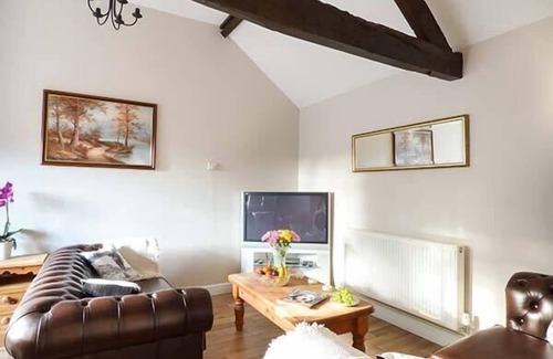 East Dereham Cottage | Discover Stable View: Family-Friendly with Pet Amenities
