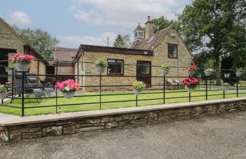 Aymestrey House | Pet-Friendly Stables Cottage: A Family Getaway Awaits