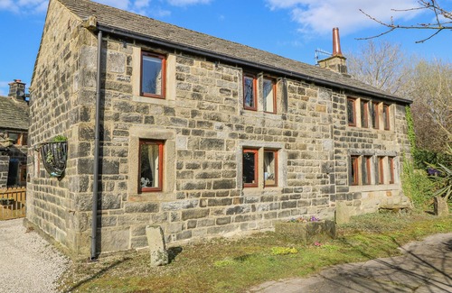 Todmorden Cottage | Highly Rated Stables Cottage with Breakfast and Kitchen Access