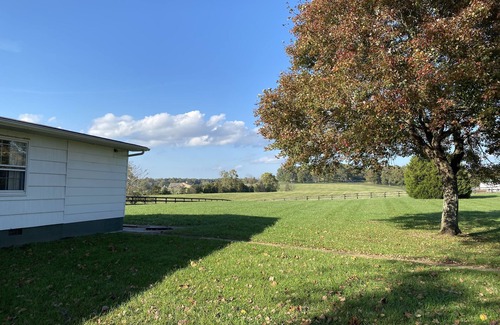 Keene House | Beautiful Stableview Cottage with Full Kitchen Amenities