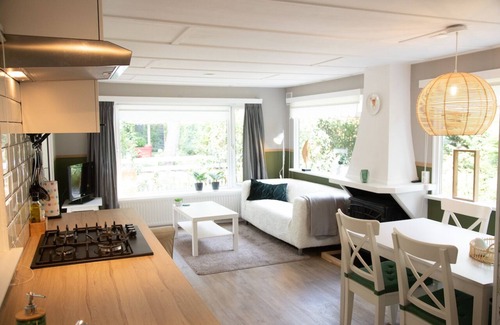 Bosgebied Hoenderloo Ski Chalet | Scenic Chalet Rental at Hoenderloo Park Veluwshof