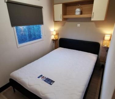 Koudum Ski Chalet | Discover Relaxation at De Kuilart: Pool & Pet-Friendly Stay