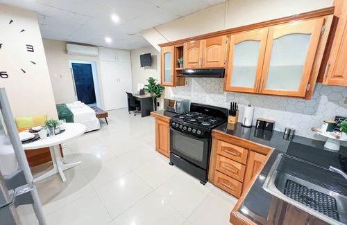 Downtown Apartment | Stacys Place #4: Studio with Kitchen, 10/10 Guest Rated