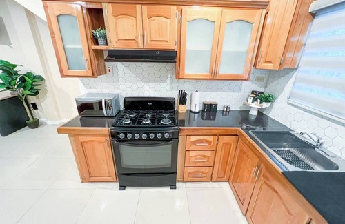 Downtown Apartment | Stacys Place #4: Studio with Kitchen, 10/10 Guest Rated