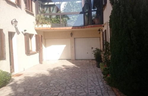 Saint-Denis House | Stade de France, Olympic swimming pool, Stade Arena. 130m house with free parking