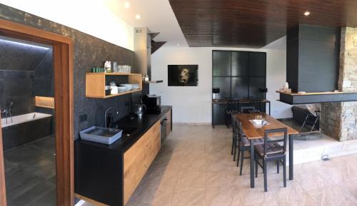 Planicka House | Stadel Lipno: Family-Friendly Retreat with Pet Perks
