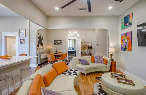 Central Arlington House | Stadium Luxe Retreat- Walking Distance to AT&T Sta