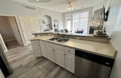 Manhattan Condo | Stadium View Condo in wonderful Manhattan