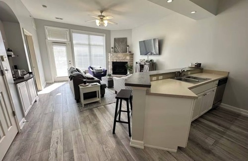 Manhattan Condo | Stadium View Condo in wonderful Manhattan