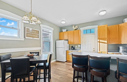 Babe Denny House | Stadium Village - Steps to Attractions & Family-Friendly Amenities