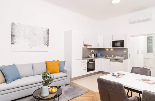 Vienna Apartment | Stadlau Live Apartment: Family-Friendly Comfort & Convenience