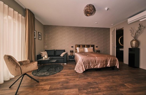 Weert Hotel | Discover Stadshotel Weert: Guest Rated 9/10 with Restaurant