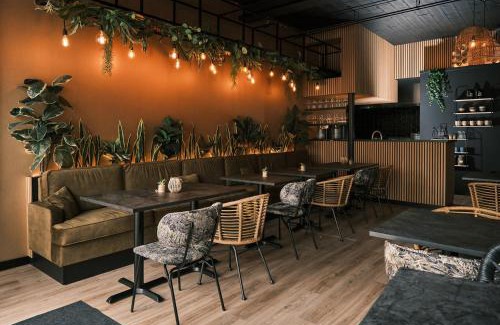 Weert Hotel | Discover Stadshotel Weert: Guest Rated 9/10 with Restaurant