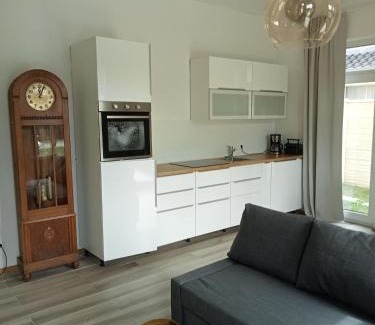 Kaulsdorf Apartment | Explore Stadtgrün 1: Family-Friendly Retreat with High Ratings