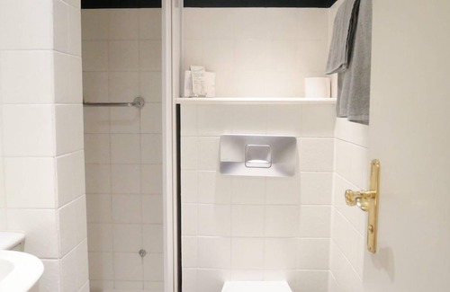 Altotting Hotel | Cozy Stadthaus Valentin: Family-Friendly with Great Dining