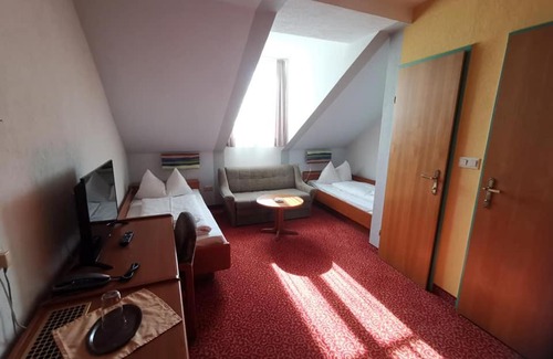 Sankt Polten Hotel | Discover Stadthotel Hauser Eck: Pet-Friendly Stay Awaits