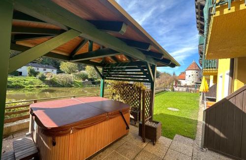 Raabs An Der Thaya Hotel | Relax at Stadthotel Raabs with Spa and Family-Friendly Amenities