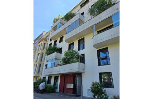 Au/Unterer Wert/Franzosisches Viertel House | Child-Friendly Penthouse Retreat Near the City Center