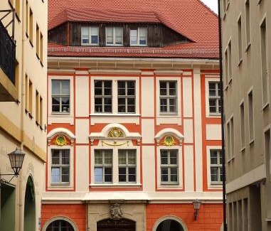 Bautzen Apartment | Elegant Stadtpalais Marché-Suite for Couples & Toddlers