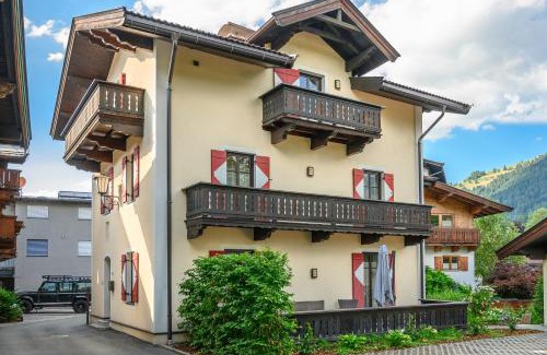 Kitzbuehel House | Elegant STADTVILLA BELLE KITZ with Sauna in City Center