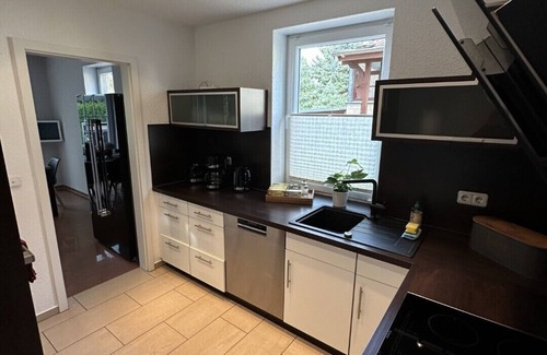 Portitz Villa | Pet-Friendly Stadtvilla in Leipzig with Garden & Terrace