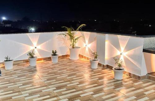 Indore Apartment | Cozy 2BHK Penthouse: Child Friendly & 4-Star Comfort