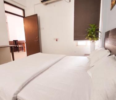 Rau Apartment | Top-Rated Staeg Hill View 513: Perfect for Families