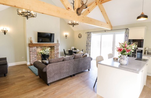 Ruswarp Cottage | Inviting Stag Cottage at Broadings Farm with Ocean Views